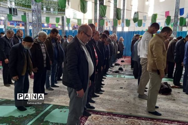 تقدیر از فرهنگیان منتخب و دانش‌آموز برگزیده‌ در شهرستان فیروزکوه
