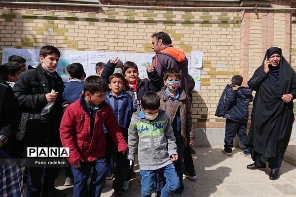 مراسم نمادین  روز درختکاری در دبستان پسرانه ایمان رودهن