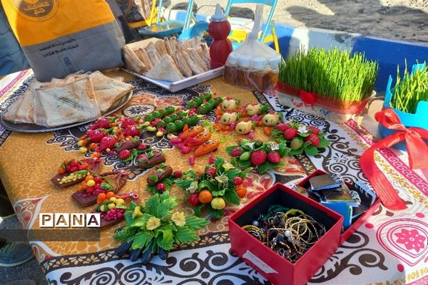 برپایی بازارچه کسب و کار دانش‌آموزی در دبیرستان مرضیه