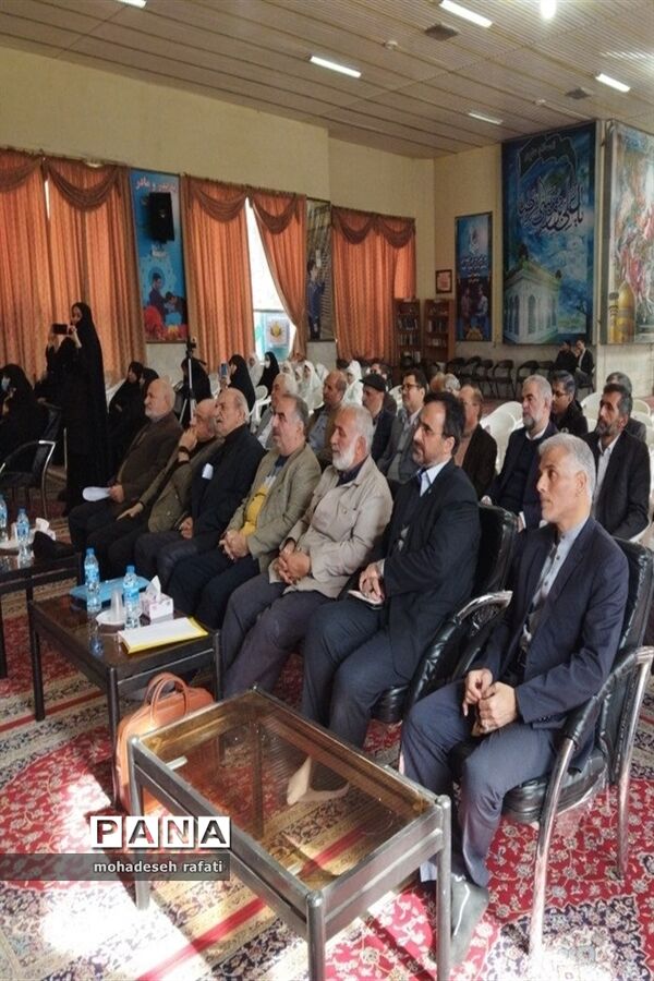 جلسه هم‌اندیشی پیشکسوتان( عهد ماندگار) در اردوگاه ثامن الحجج