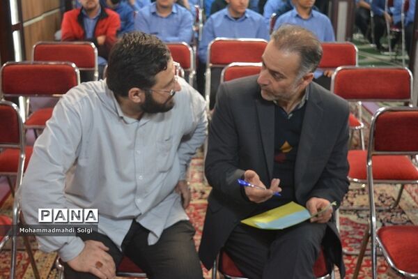 تجلیل از دانش‌آموزان برتر و مقام آور مدرسه شهید کلهر