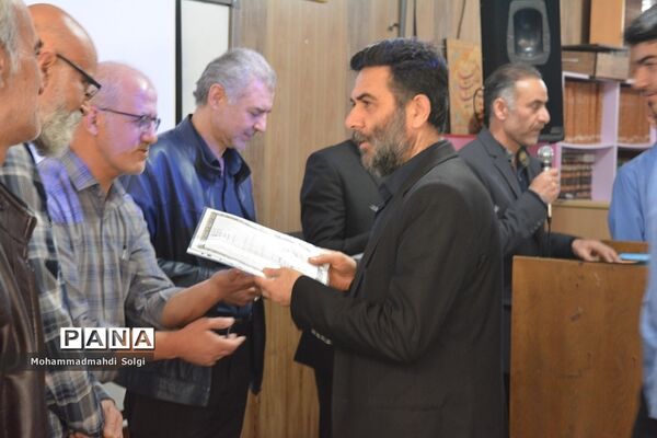 تجلیل از دانش‌آموزان برتر و مقام آور مدرسه شهید کلهر