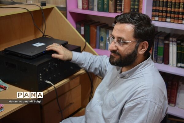 تجلیل از دانش‌آموزان برتر و مقام آور مدرسه شهید کلهر
