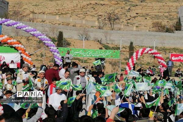 هم خوانی سرودهای زیبای «ذکر جهانی» و «عزیزم حسین2» در بلوار شهید چمران شیراز