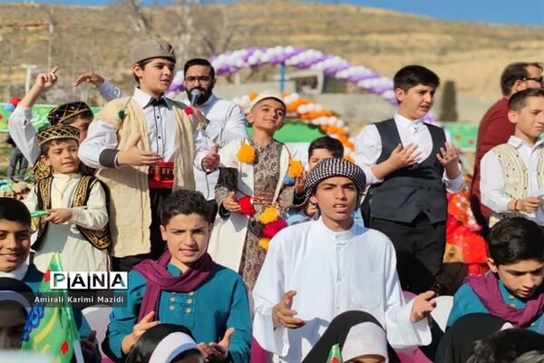 هم خوانی سرودهای زیبای «ذکر جهانی» و «عزیزم حسین2» در بلوار شهید چمران شیراز