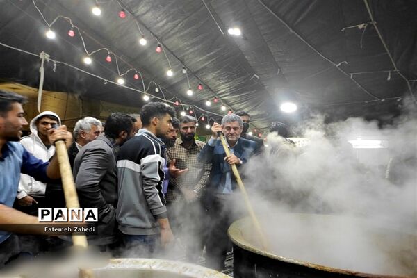 آیین پخت سمنو در مسجدحضرت  رقیه(س) ناحیه 3 شیراز