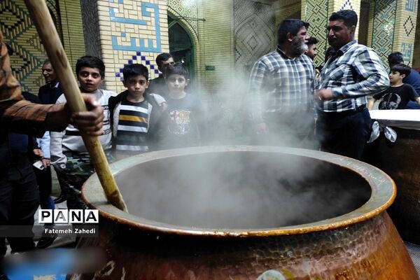 آیین پخت سمنو در مسجدحضرت  رقیه(س) ناحیه 3 شیراز