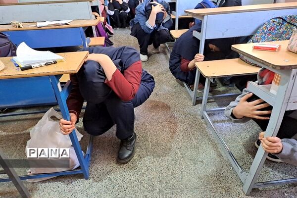 جلسه آموزشی طرح دادرس در دبیرستان سیزده آبان ناحیه یک کرج