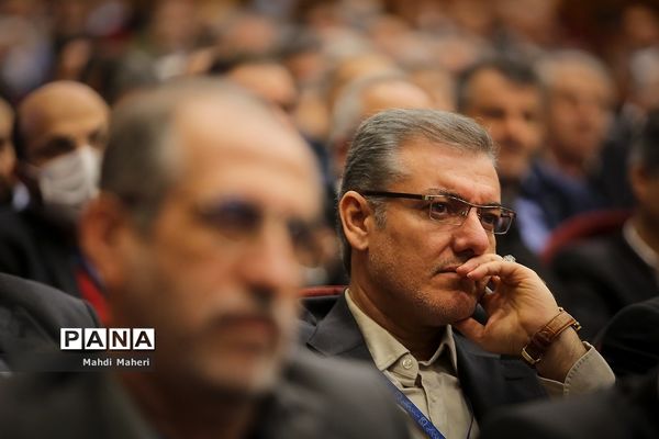 همایش سراسری اعضای هیئت مدیره و مدیران عامل موسسه هلدینگ ها و شرکت های تابعه با حضور وزیرآموزش وپرورش
