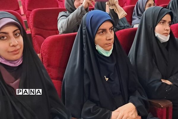 برگزاری کارگاه آموزشی ارتباط  با دانش‌آموزان  ویژه مربیان پرورشی در آموزش و پرورش رودهن