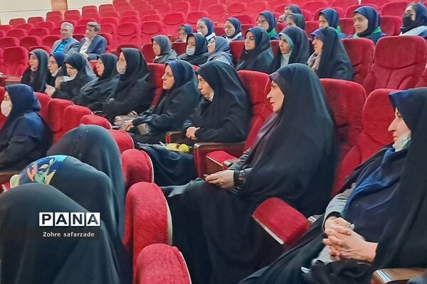 برگزاری کارگاه آموزشی ارتباط  با دانش‌آموزان  ویژه مربیان پرورشی در آموزش و پرورش رودهن