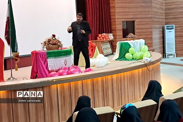 برگزاری کارگاه آموزشی ارتباط  با دانش‌آموزان  ویژه مربیان پرورشی در آموزش و پرورش رودهن