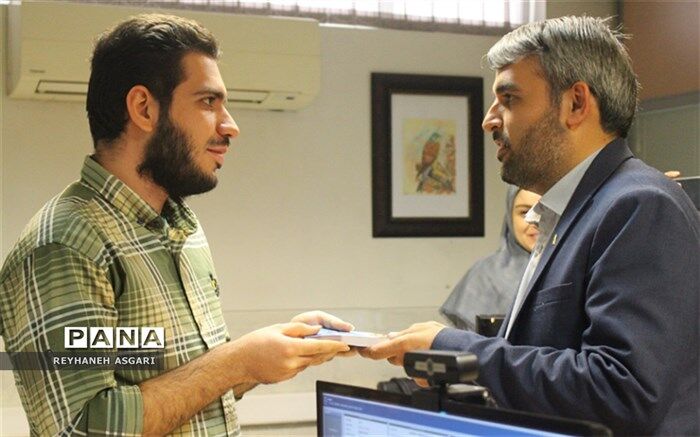 دیدار مدیرکل آموزش و پرورش شهرستان‌های تهران با جوان‌ترین‌ کارمندان آموزش و پرورش این استان
