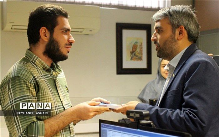 دیدار مدیرکل آموزش و پرورش شهرستان‌های تهران با جوان‌ترین‌ کارمندان آموزش و پرورش این استان