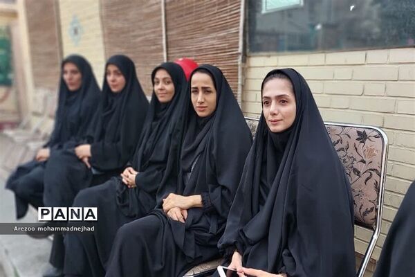 کاشت نهال به‌مناسبت روز درختکاری در مدرسه خدیجه شهرستان قرچک