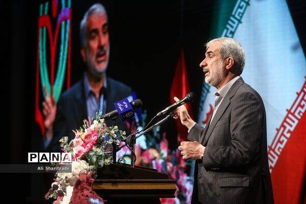مراسم تجلیل از دانشجو معلمان برتر و سرآمد دانشگاه فرهنگیان