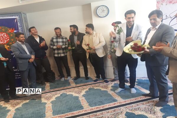 تجلیل ازکارمندان جوان اداره آموزش و پرورش ابرکوه