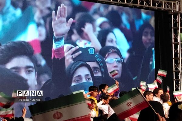 تجلیل از جوانان برگزیده استان فارس همزمان با جشن روز جوان و ولادت حضرت علی اکبر(ع)