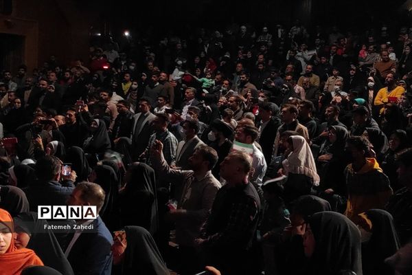 تجلیل از جوانان برگزیده استان فارس همزمان با جشن روز جوان و ولادت حضرت علی اکبر(ع)