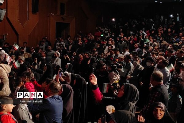 تجلیل از جوانان برگزیده استان فارس همزمان با جشن روز جوان و ولادت حضرت علی اکبر(ع)