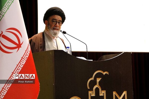 همایش استانی طلایه‌داران تربیت