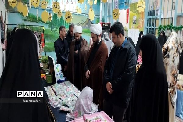 افتتاح نمایشگاه عیدانه بانوان موسسه قرآن و عترت نورالعرش شهرستان فیروزکوه