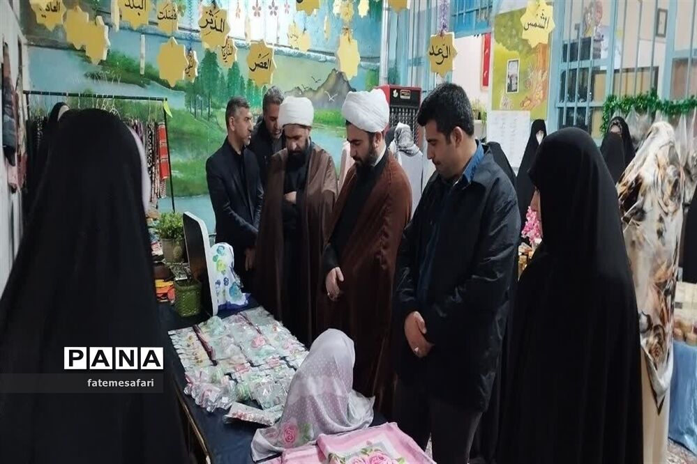 افتتاح نمایشگاه عیدانه بانوان موسسه قرآن و عترت نورالعرش شهرستان فیروزکوه