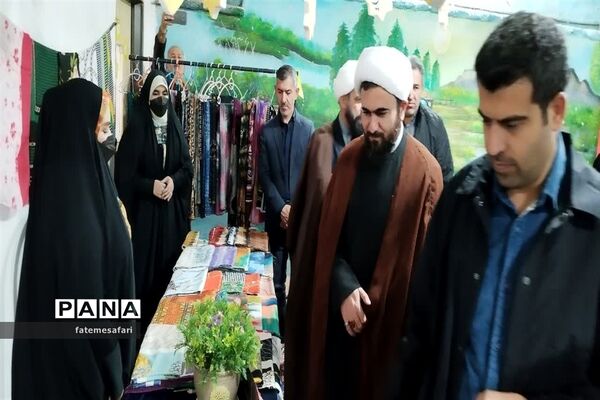 افتتاح نمایشگاه عیدانه بانوان موسسه قرآن و عترت نورالعرش شهرستان فیروزکوه