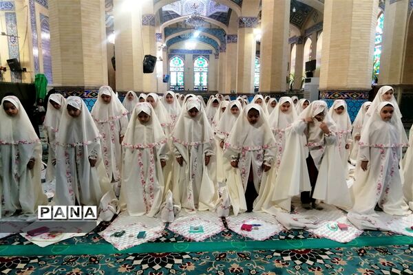 اولین اقامه نماز جماعت دختران نو‌تکلیف دبستان عالیه جبروتی یک ناحیه یک یزد