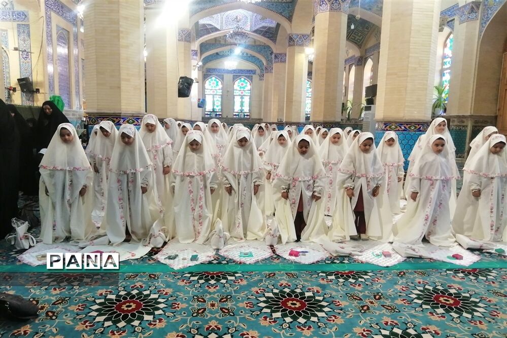 اولین اقامه نماز جماعت دختران نو‌تکلیف دبستان عالیه جبروتی یک ناحیه یک یزد