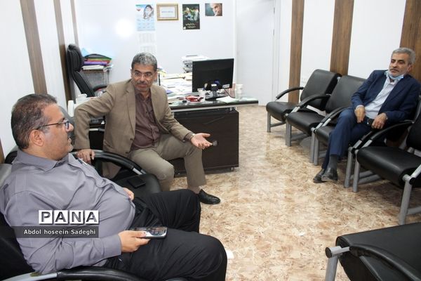 سومین روز فعالیت ستاد ارتباطات مردمی سفر ریاست جمهوری در آموزش و پرورش استان بوشهر