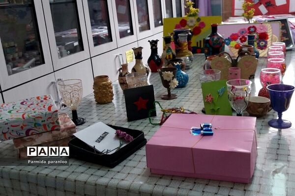 برگزاری مدرسه‌‌ انقلاب دبیرستان نشاط در بهارستان 2