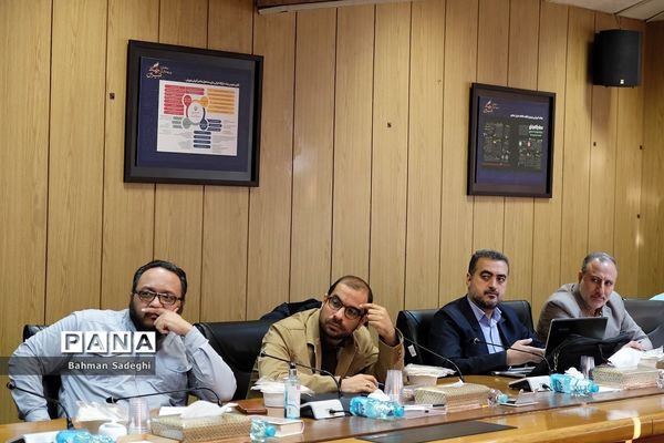 نشست صمیمی وزیر آموزش و پرورش با گروه‌های حوزه مباحث تربیتی