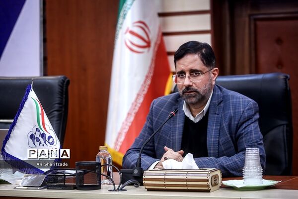 نشست هم‌اندیشی قرارگاه جهادی گام دوم انقلاب