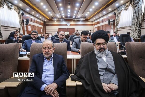 نشست هم‌اندیشی قرارگاه جهادی گام دوم انقلاب