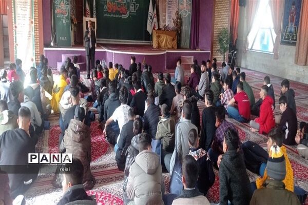 روز اول اردوی دانش‌آموزان زیارت اولی اصفهانی در مشهد مقدس