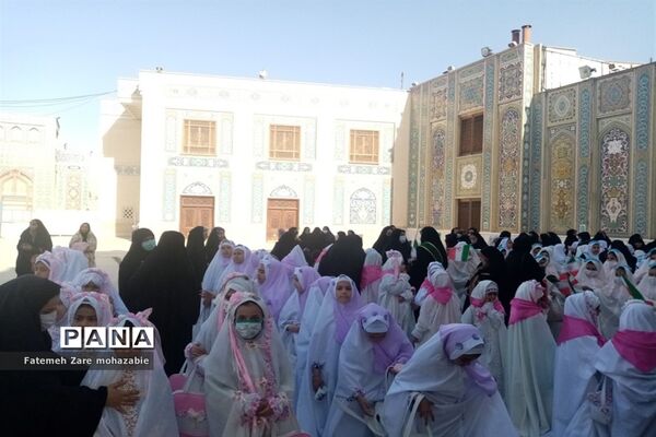 برگزاری جشن تکلیف دختران مدارس غیردولتی نواحی چهارگانه شیراز در حرم مطهر شاهچراغ(ع)
