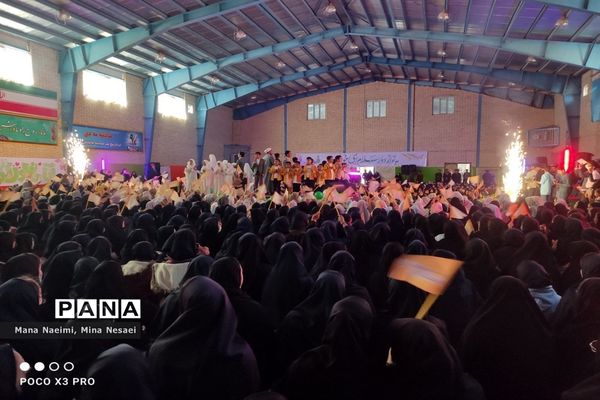 اجتماع عظیم دختران عاشقان مهدی (عج) در شهرستان کاشمر