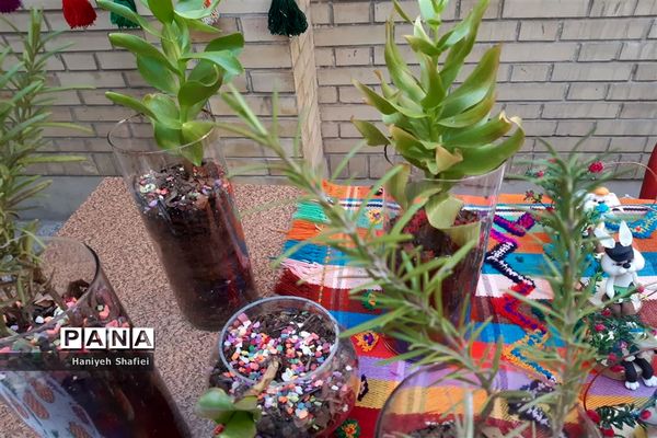 نمایشگاه دست‌ساخته و فروش محصولات پژوهش‌سرای‌جابربن‌حیان ناحیه یک شیراز