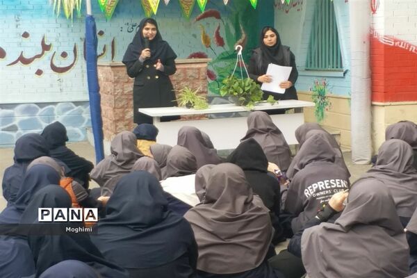 آموزش کاشت و نگهداری گیاهان آپارتمانی در دبیرستان نرجس منطقه ۱۳