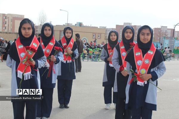 نواختن زنگ نیکوکاری در شهرستان گلبهار