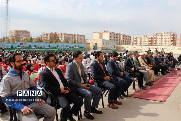 نواختن زنگ نیکوکاری در شهرستان گلبهار