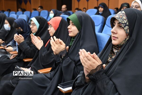 نشست صمیمی استاندار خوزستان با جوانان فرهیخته