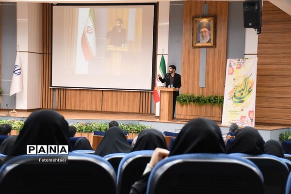 نشست صمیمی استاندار خوزستان با جوانان فرهیخته