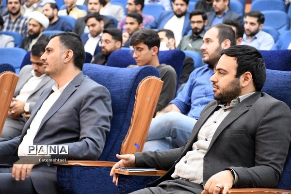 نشست صمیمی استاندار خوزستان با جوانان فرهیخته