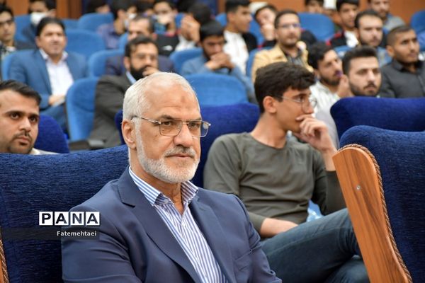 نشست صمیمی استاندار خوزستان با جوانان فرهیخته