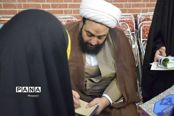 دورهمی دختران بینهایتی شهر تهران در آستانه نیمه شعبان