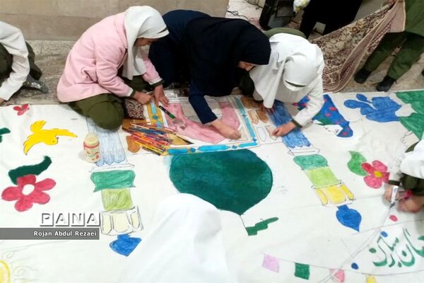 نقاشی همگانی دانش‌آموزان آموزشگاه الله‌اکبر اسلامشهر