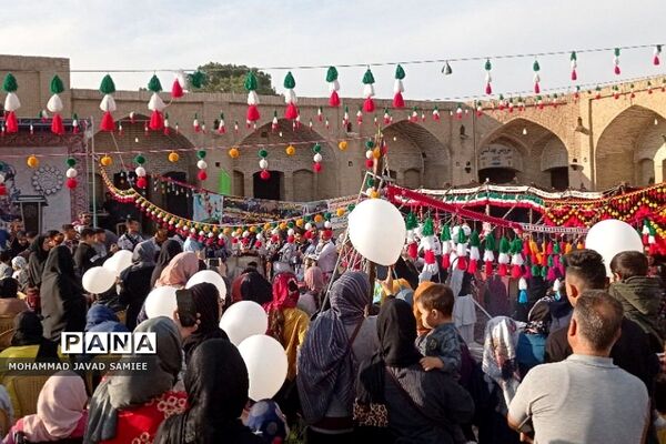 افتتاحیه جشنواره اقوام ایرانی در کاروانسرای عباسی فشافویه