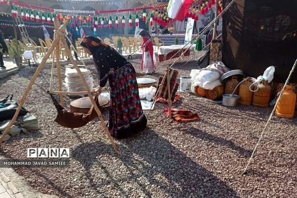 افتتاحیه جشنواره اقوام ایرانی در کاروانسرای عباسی فشافویه
